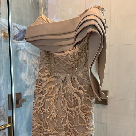 Nicole Bakti Strapless Beige Lace Dress - Picture 3 of 6